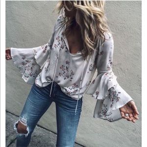 White top with Bell Sleeves NWOT
